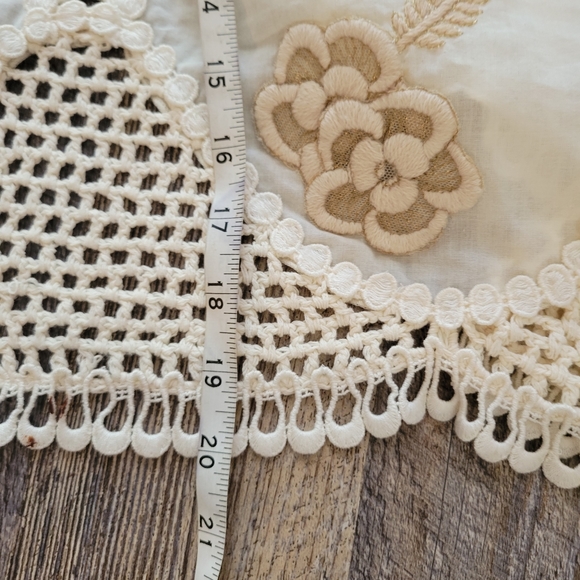 Knitted and knotted crochet embroidered cardigan ⁶³ - Picture 6 of 10